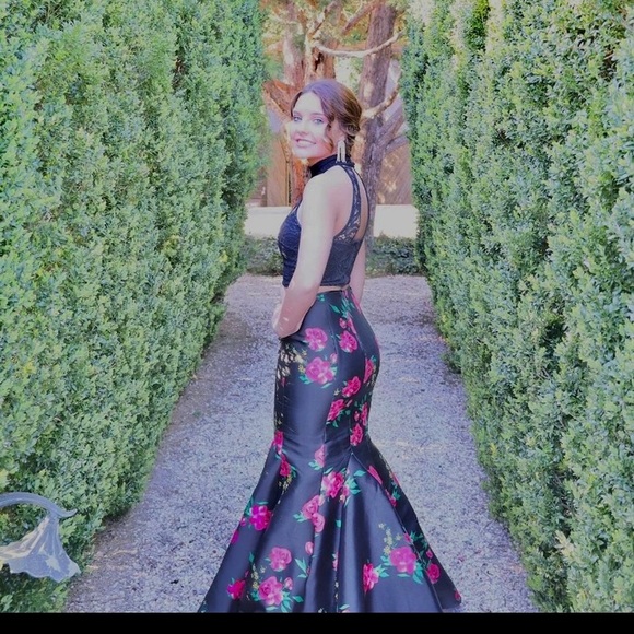 prom dress - Picture 2 of 5